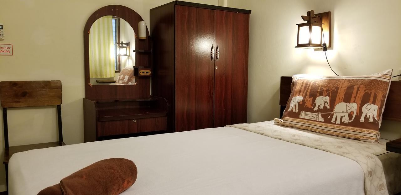 Siriwan Guesthouse Chiang Mai Esterno foto