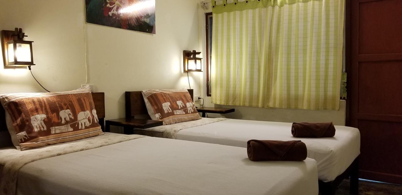 Siriwan Guesthouse Chiang Mai Esterno foto