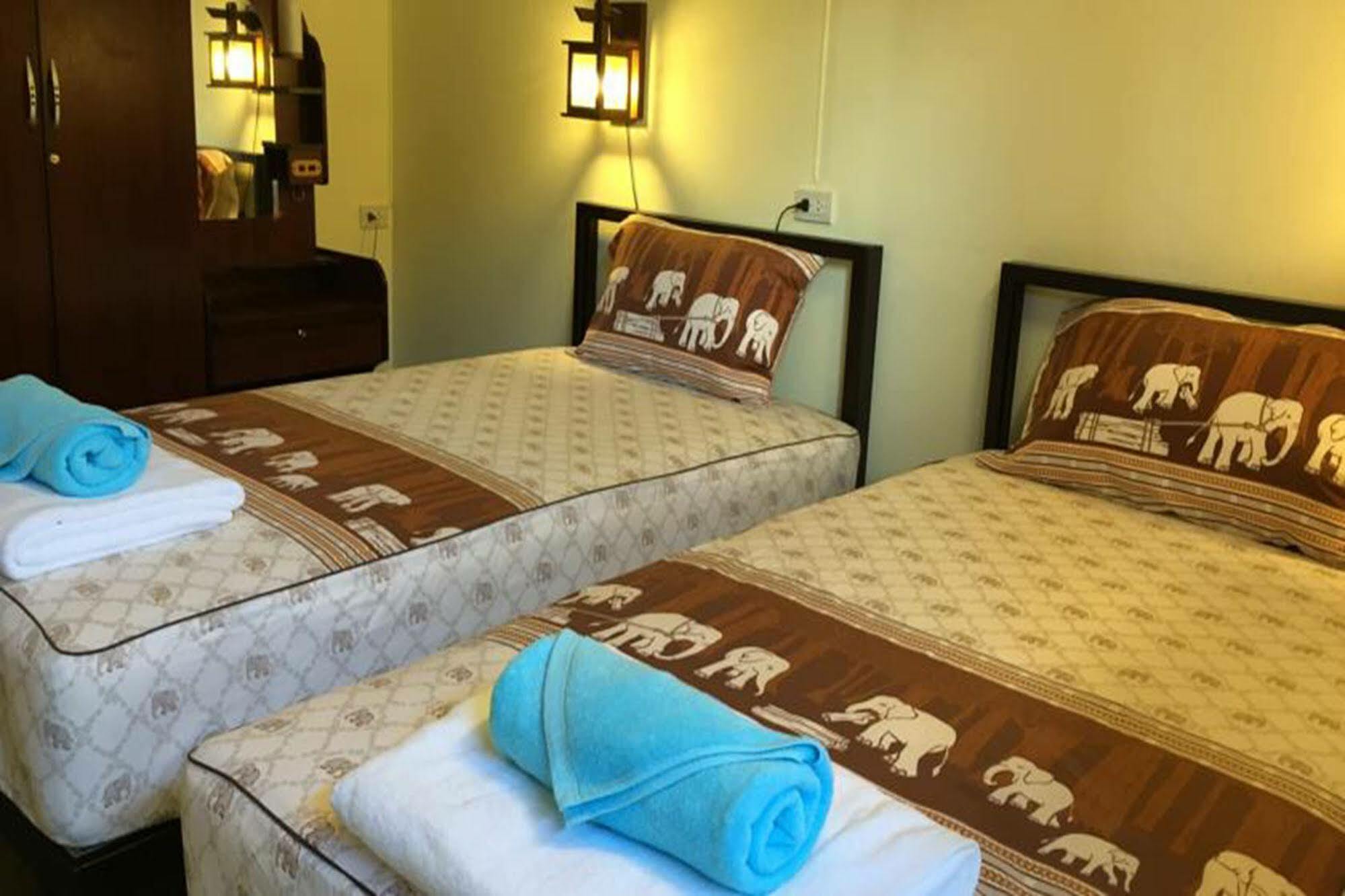 Siriwan Guesthouse Chiang Mai Esterno foto