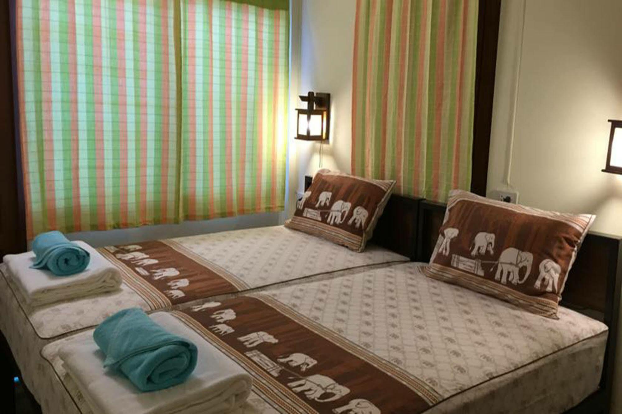 Siriwan Guesthouse Chiang Mai Esterno foto